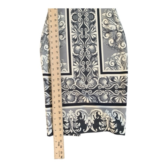 Women's Fitted Mosaic Express Midi Dress. Size 0. - Picture 5 of 5